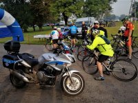 Policjanci i rowerzyści