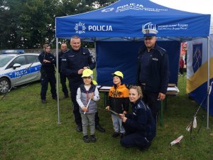 policjanci podczas eventu