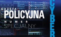 Na tle programu komputerowego napis Gazeta Policyjna, pionowo napis Cyber