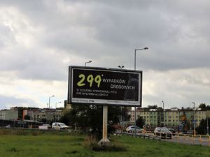na miejskim bilbordzie znajduje się plakat dotyczący kampanii profilaktycznej wodzisławskiej Policji
